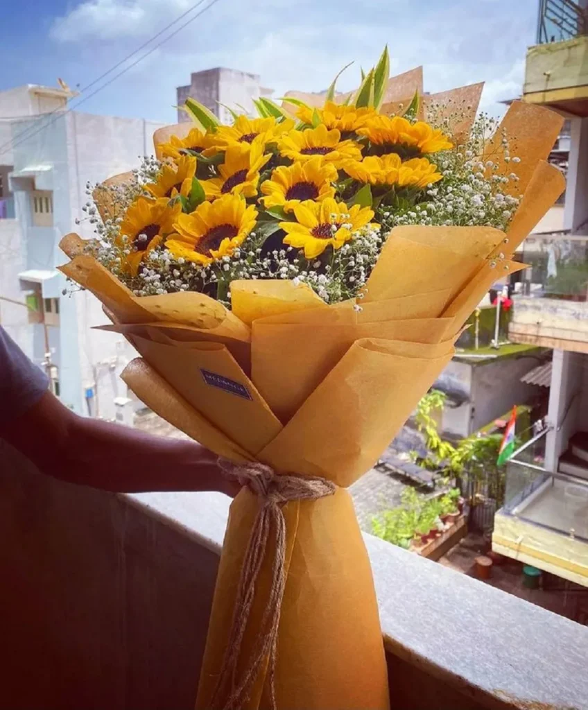 Ngày của mẹ, sinh nhật mẹ nên tặng hoa gì? gợi ý các loại hoa ý nghĩa tượng trưng cho tình mẫu tử bó hoa hướng dương tặng mẹ
