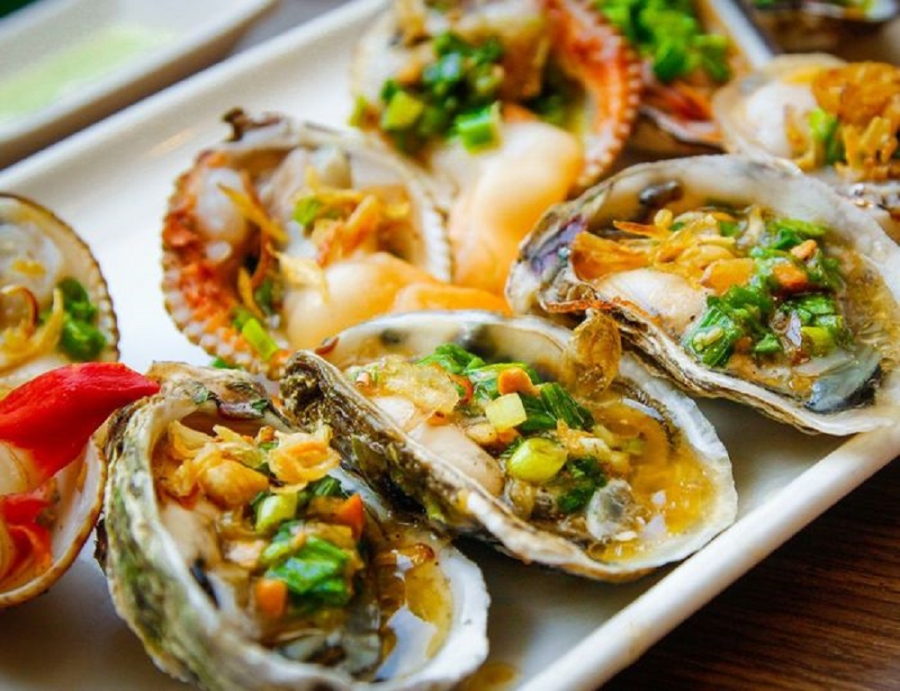 Hầu nướng mở hành - món đặc sản ăn vặt Phú Yên