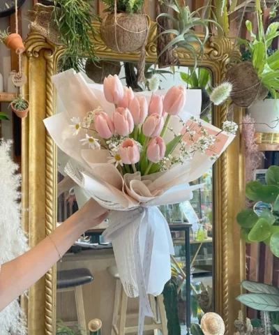 Bó hoa tulip hồng đẹp (xem hình ảnh và giá bao nhiêu)