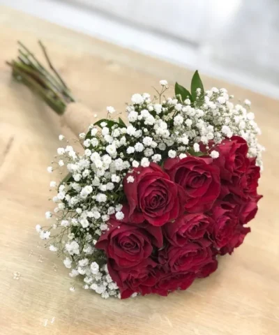 bó hoa cưới hoa hồng đỏ mix hoa baby