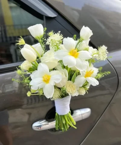 Các mẫu bó hoa cưới Dạ Lan Hương màu trắng và hồng hoặc mix tulip ý nghĩa