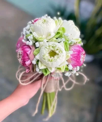 Bó hoa cưới mẫu đơn Peony - Màu trăng hồng đỏ (gửi hình ảnh và báo giá bao nhiêu?) trước khi đặt hàng